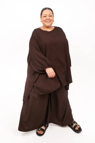 Harrison L/S Elastic Sleeve Round Neck Chocolate